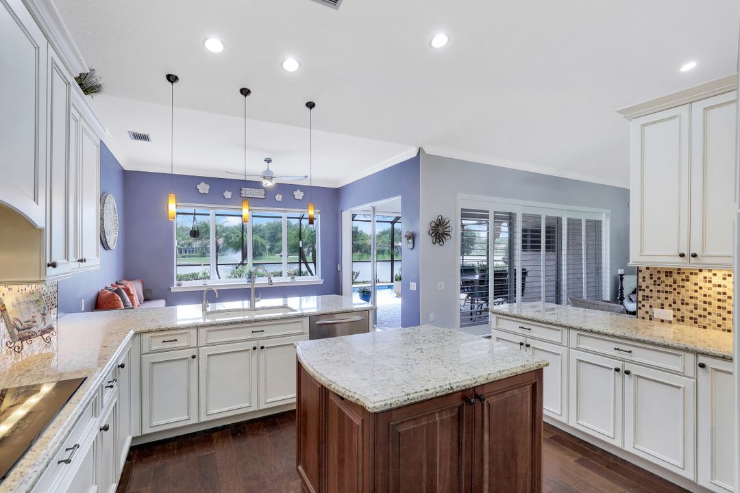 8172 Lowbank Dr, Naples, FL 34109