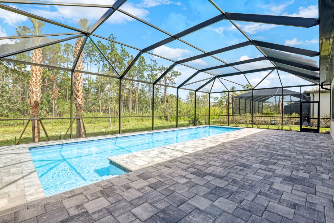 9547 Curlew Dr, Naples, FL 34120