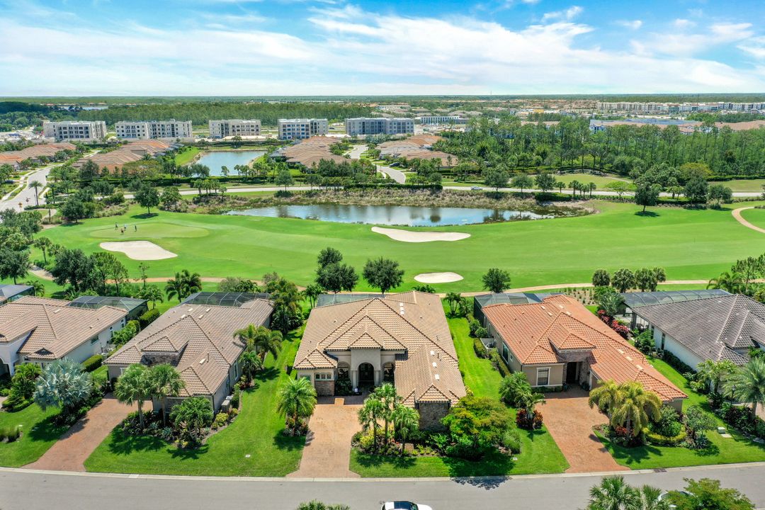 8678 Amour Ct, Naples, FL 34119