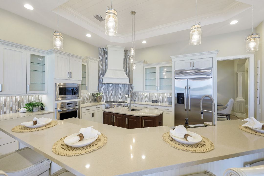 9337 Granite Ct, Naples, FL 34120