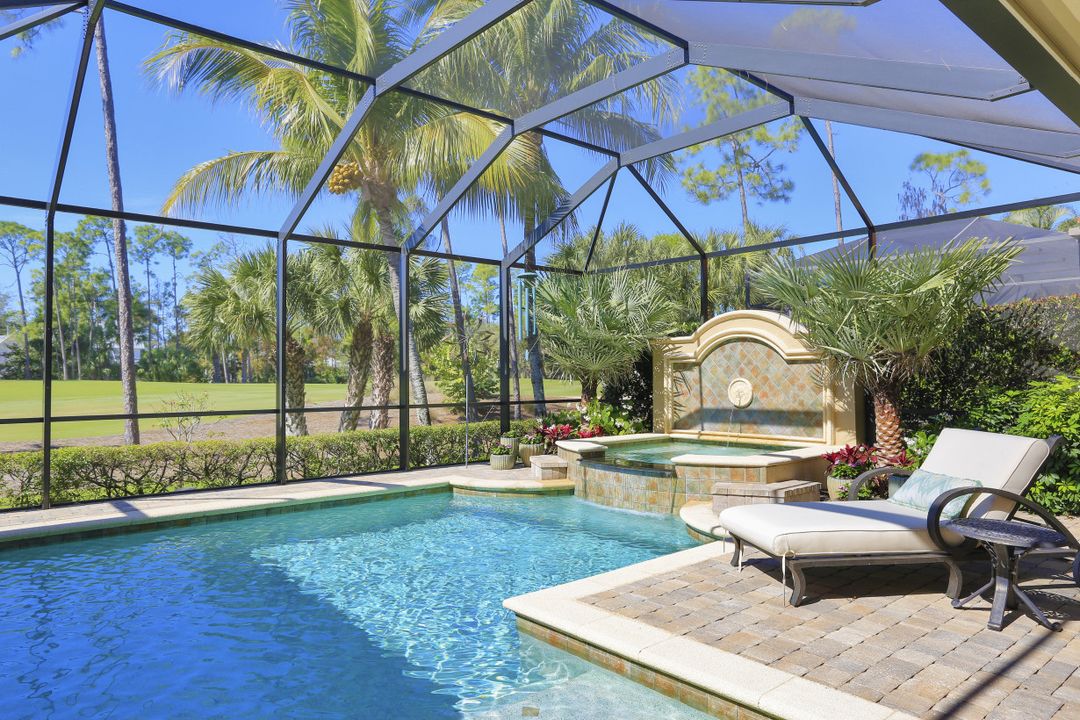 2911 Tiburon Blvd E, Naples, FL 34109