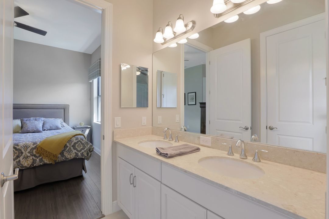 2155 Antigua Ln, Naples, FL 34120