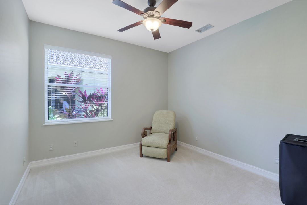 1916 Tarpon Bay Dr N, Naples, FL 34119