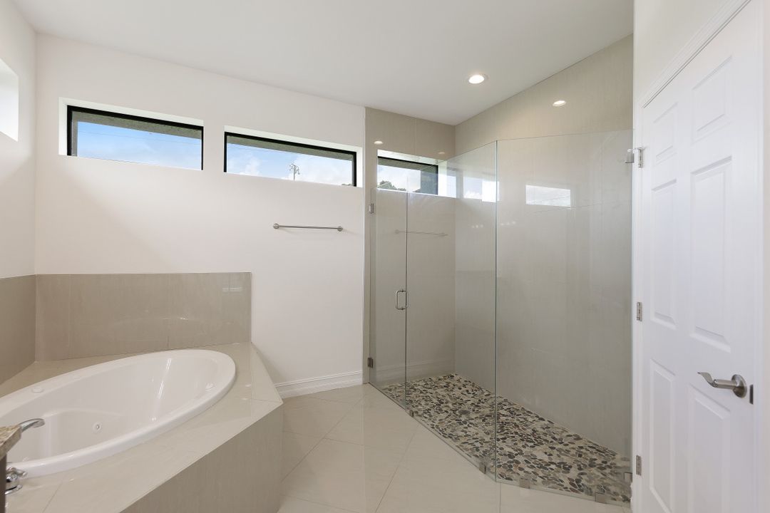 1011 NW 16th Pl, Cape Coral, FL 33993