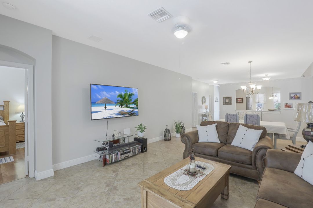 7782 Berkshire Pines Dr, Naples, FL 34104