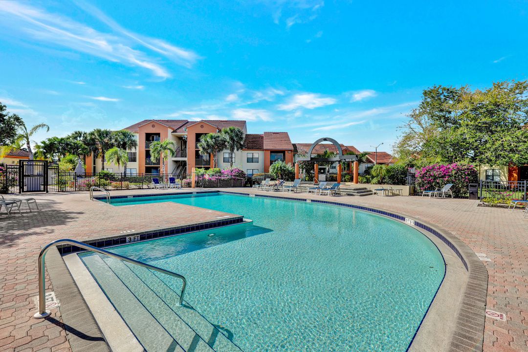 13521 Eagle Ridge Dr #127, Fort Myers, FL 33912