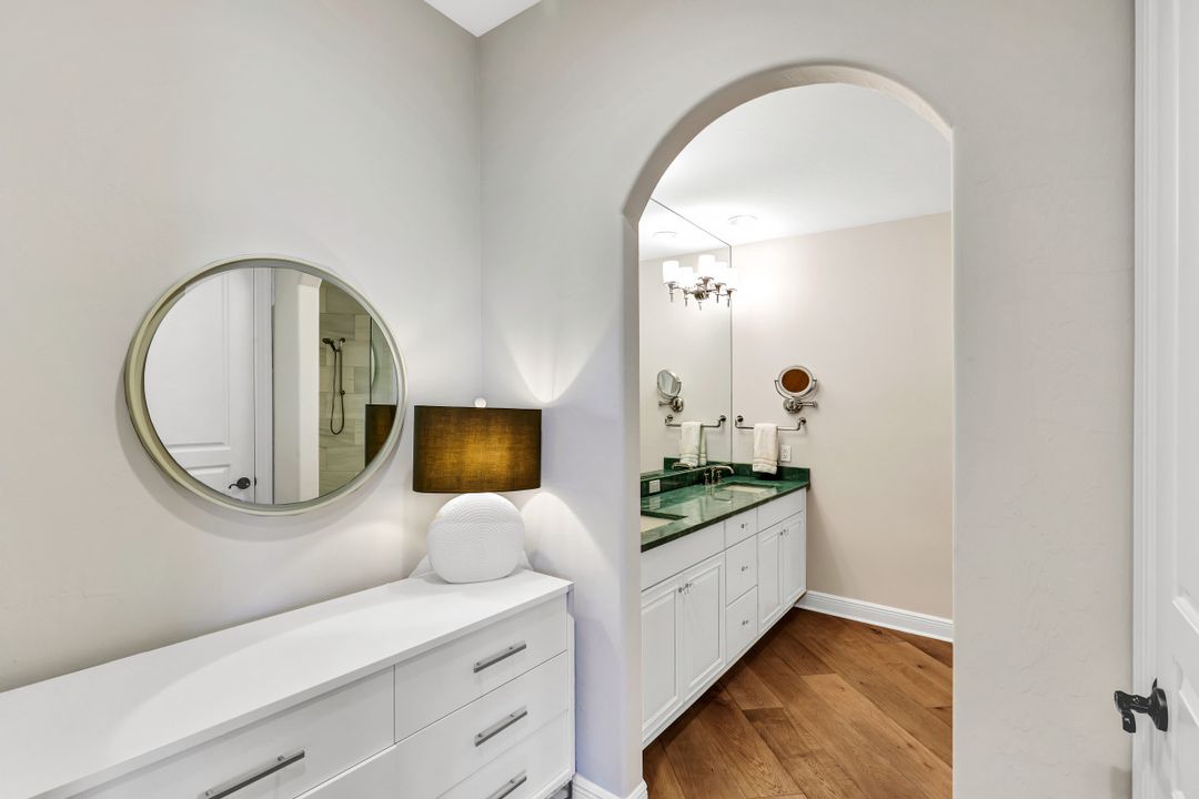 2538 Marquesa Royale Ln  #102, Naples, FL 34109