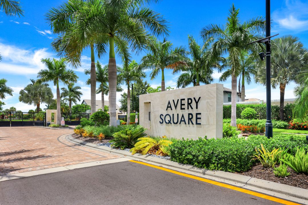 7273 Wilton Dr N, Naples, FL 34109