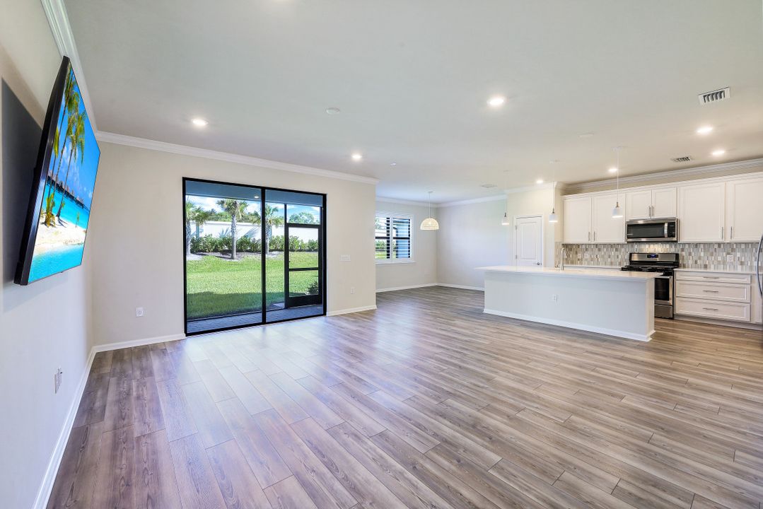 2236 Yellowfin Cir, Naples, FL 34114