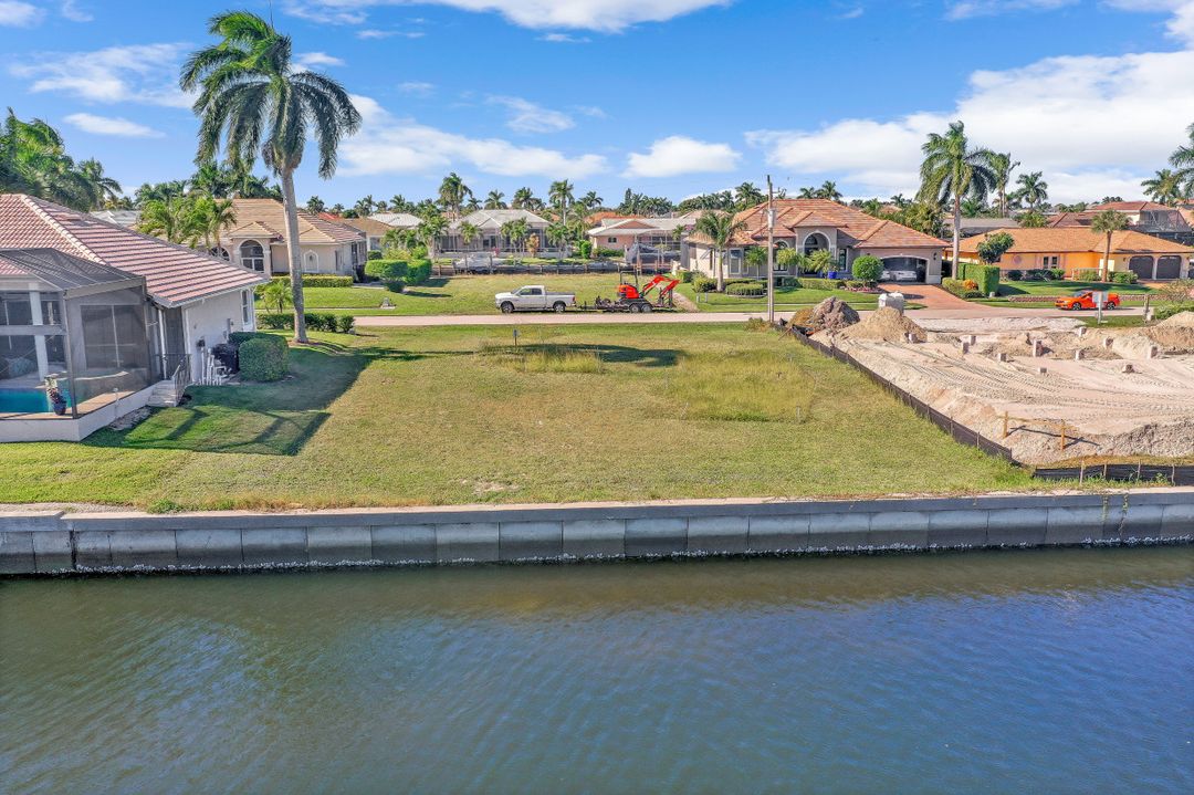 127 Gulfport Ct, Marco Island, FL 34145