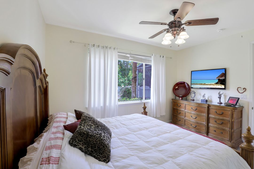 14927 Sterling Oaks Dr, Naples, FL 34110