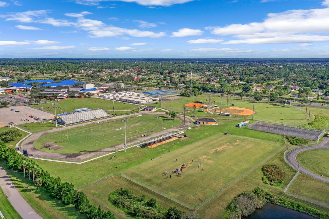 4552 Varsity Cir, Lehigh Acres, FL 33971