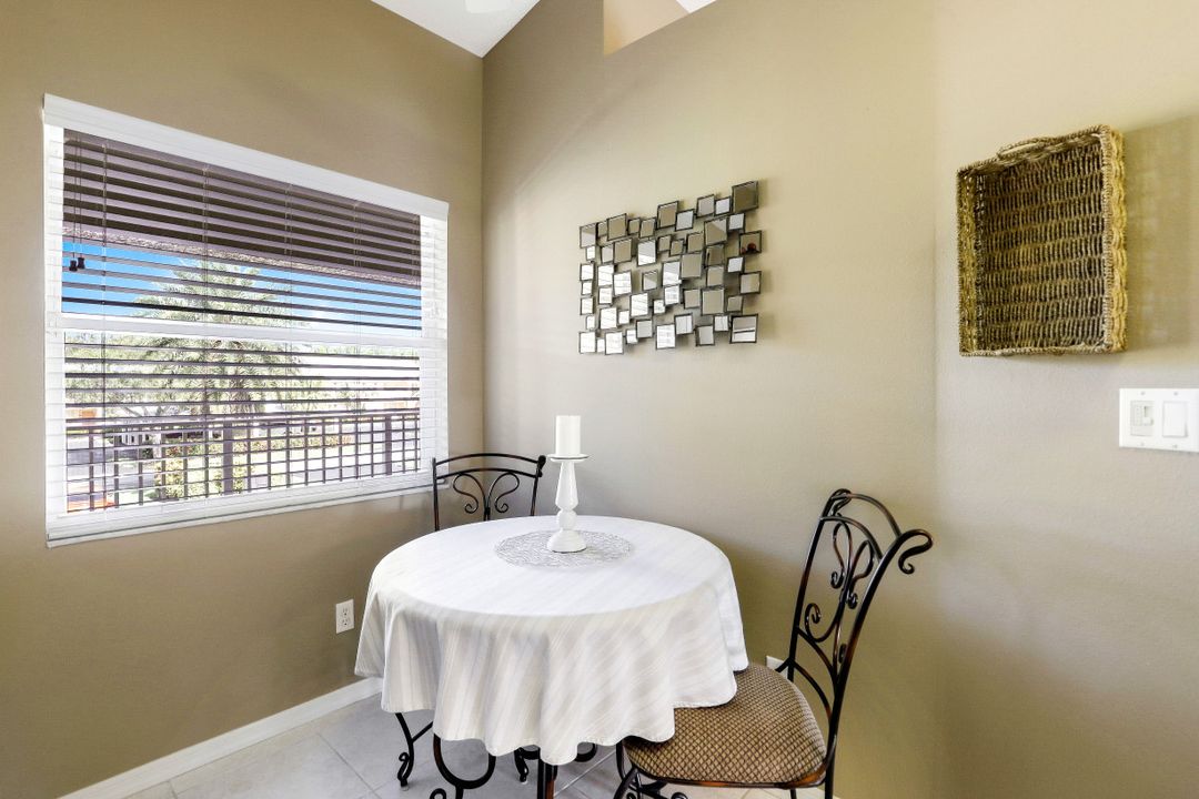 6650 Huntington Lakes Cir #203, Naples, FL 34119