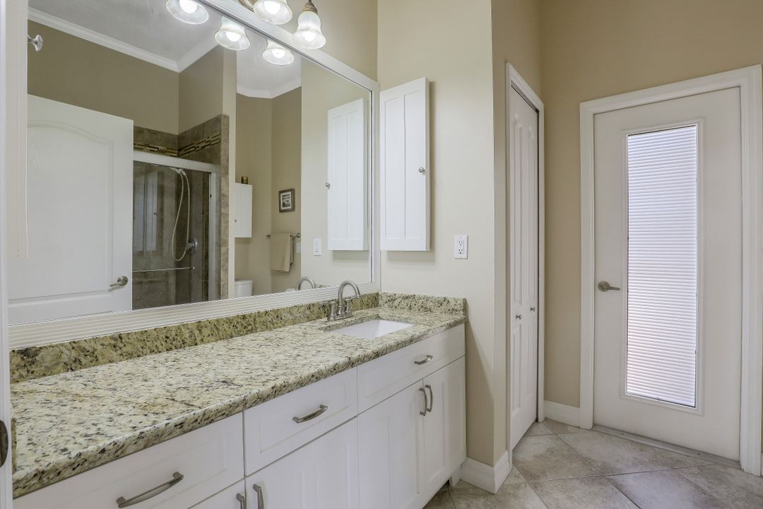 6705 Highland Pines Cir, Fort Myers, FL 33966