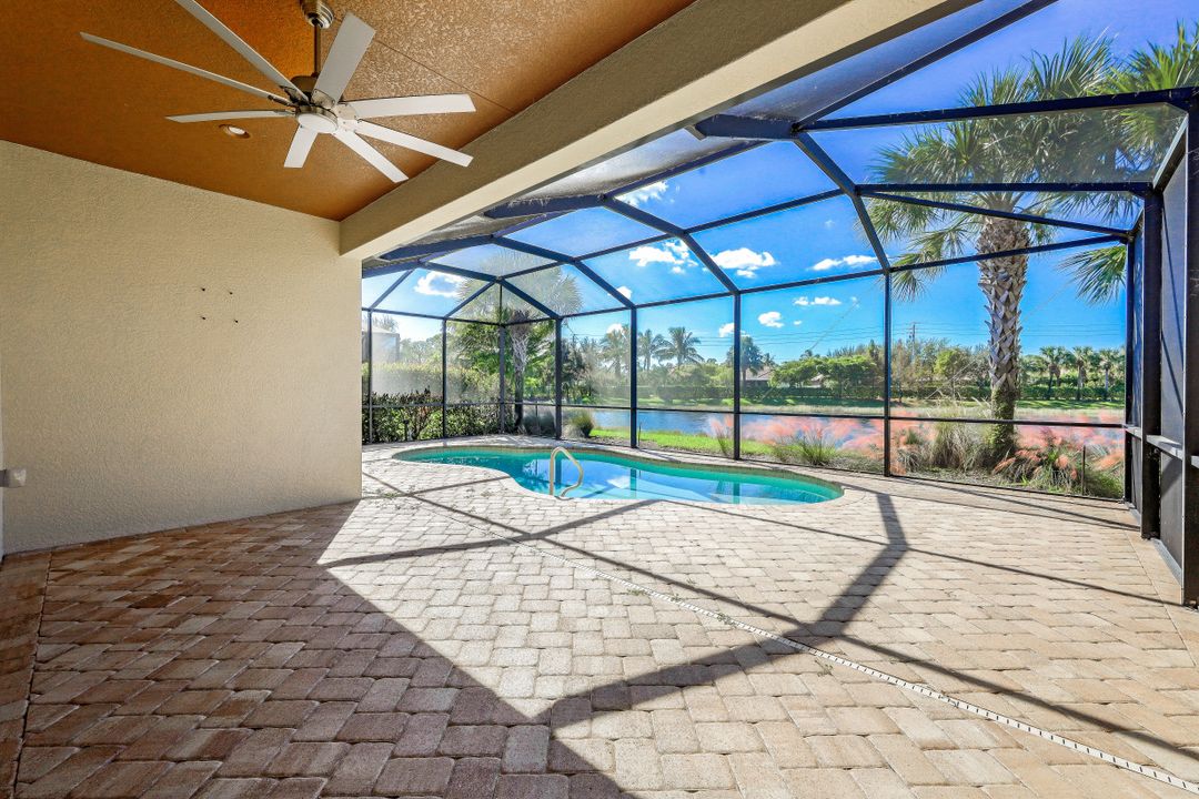 4098 Raffia Dr, Naples, FL 34119