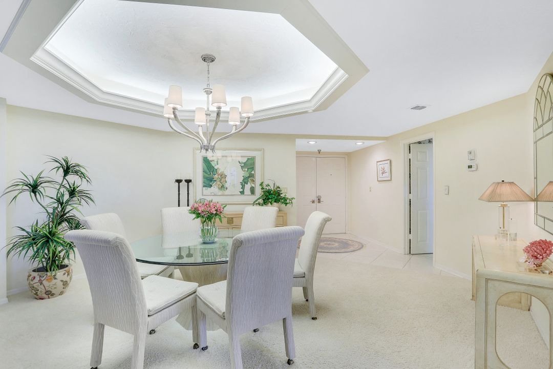 6075 Pelican Bay Blvd #506, Naples, FL 34108