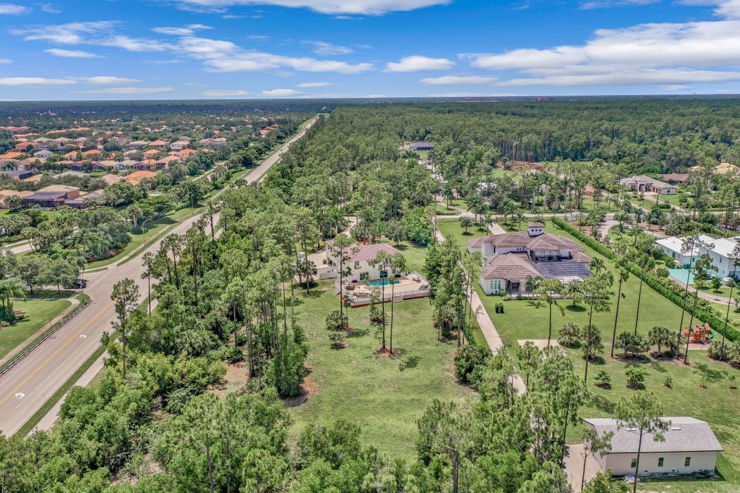 5645 Spanish Oaks Ln, Naples, FL 34119