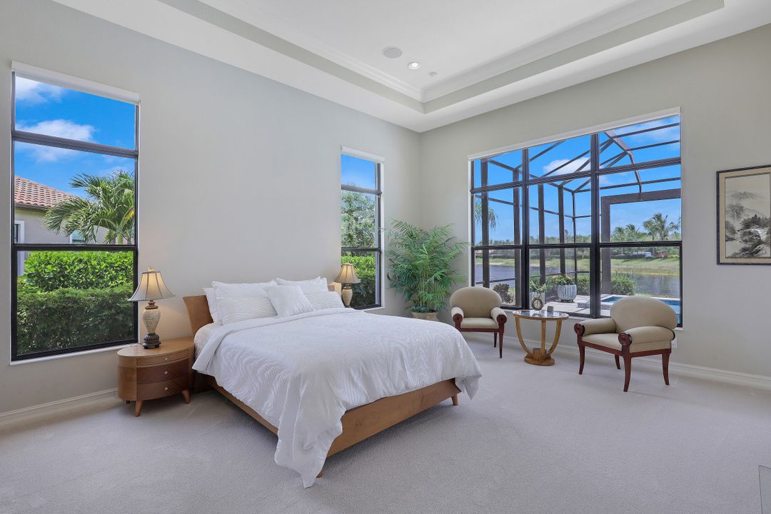 6587 Barbera Ln, Naples, FL 34113