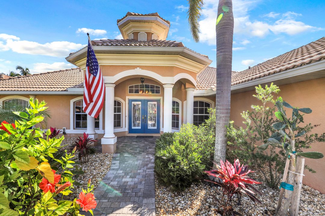 14921 Laguna Dr, Fort Myers, FL 33908