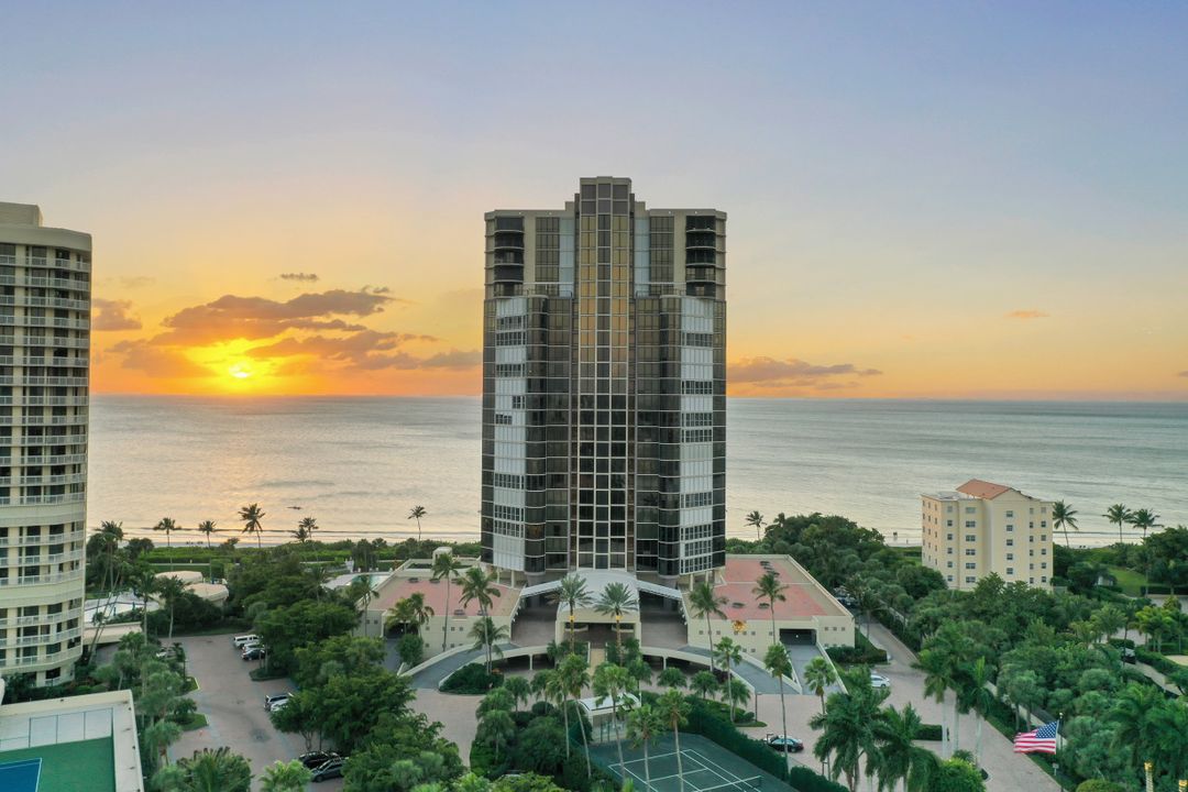 4951 Gulf Shore Blvd #302, Naples, FL 34103