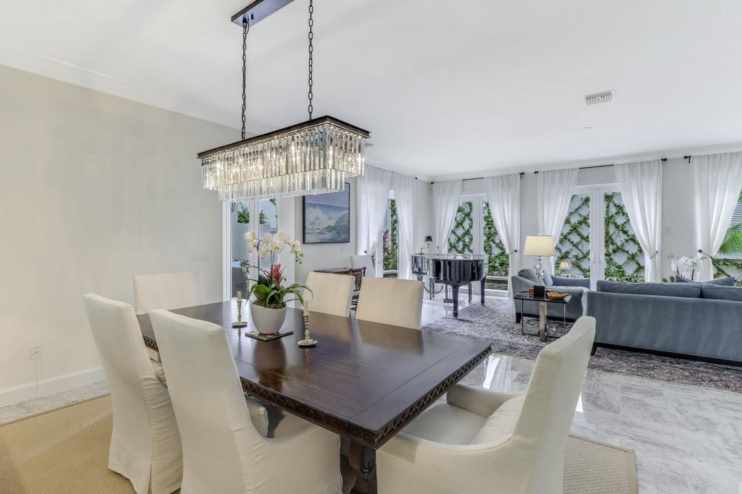 868 4th St S #11, Naples, FL 34102