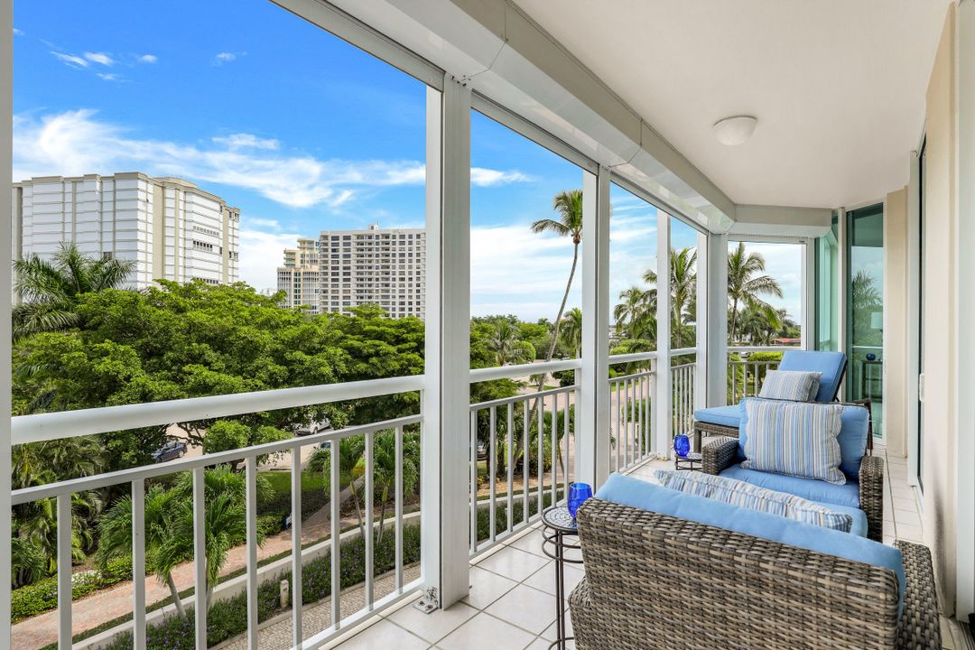 4255 Gulf Shore Blvd N #206, Naples, FL 34103