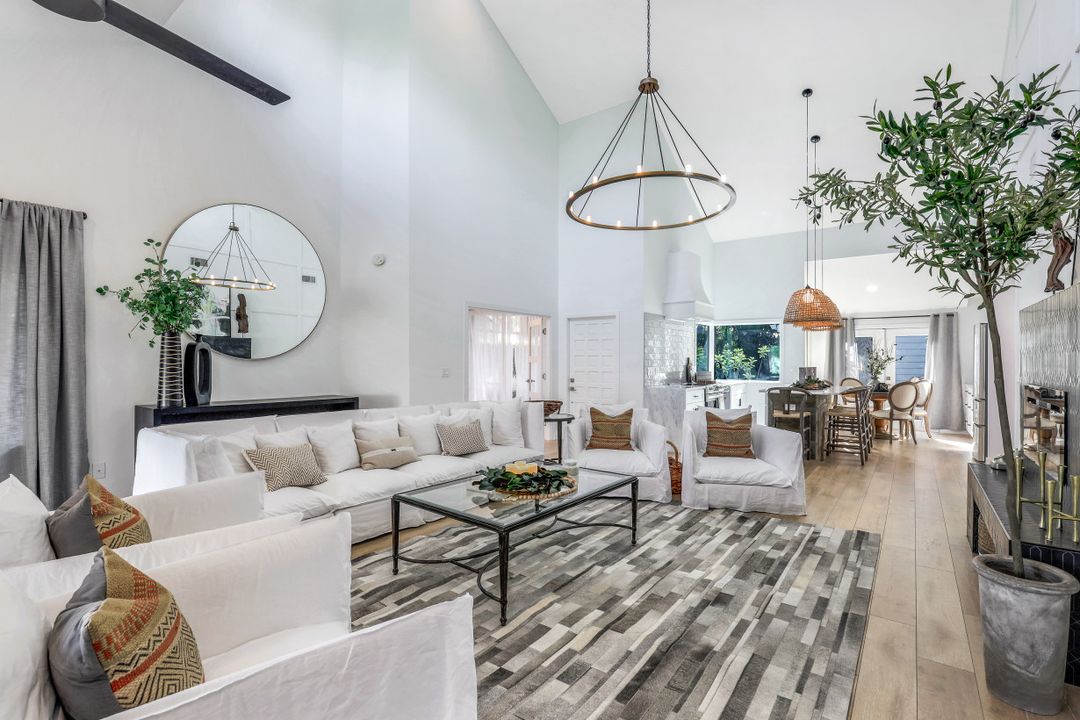 651 Bridge Way Ln, Naples, FL 34108