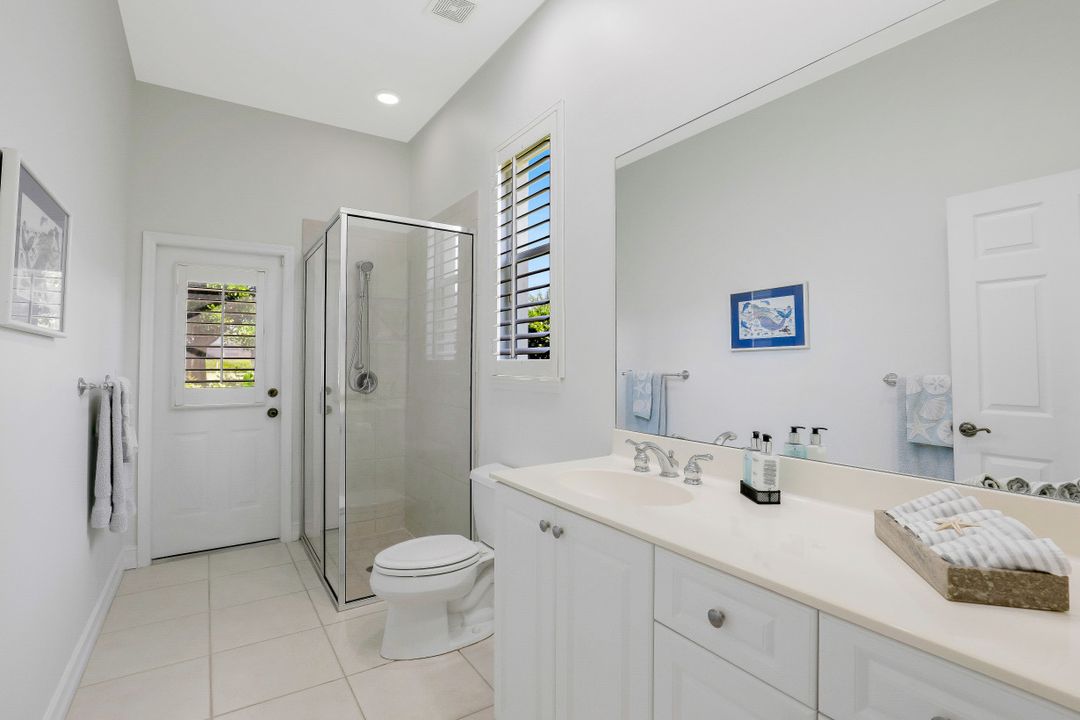 28416 Sombrero Dr, Bonita Springs, FL 34135