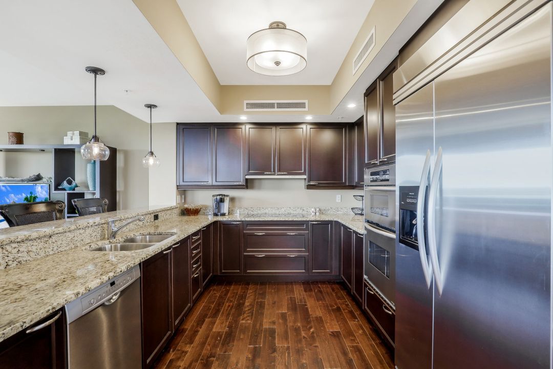 1050 Borghese Ln #303, Naples, FL 34114