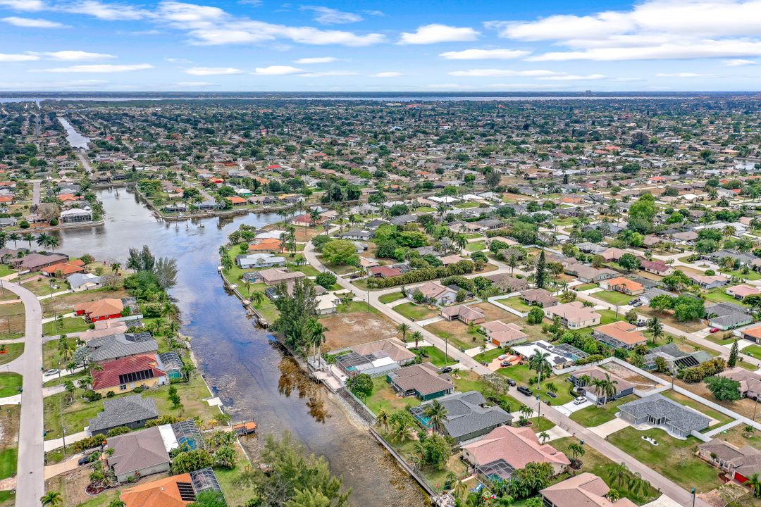 415 SE 17th St, Cape Coral, FL 33990