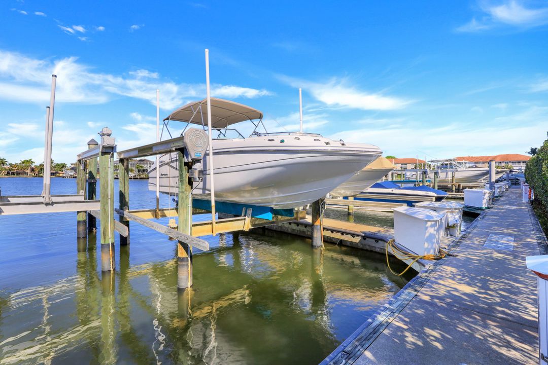 400 Flagship Dr #1101, Naples, FL 34108