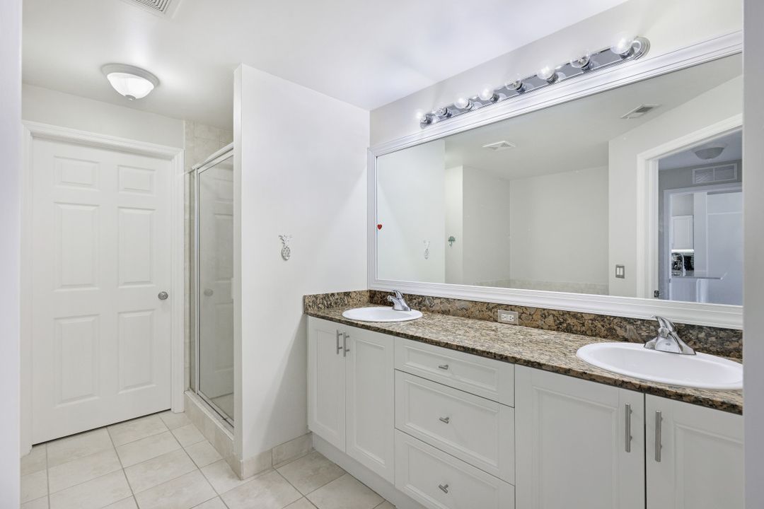 10017 Villagio Gardens Ln #207, Estero, FL 33928