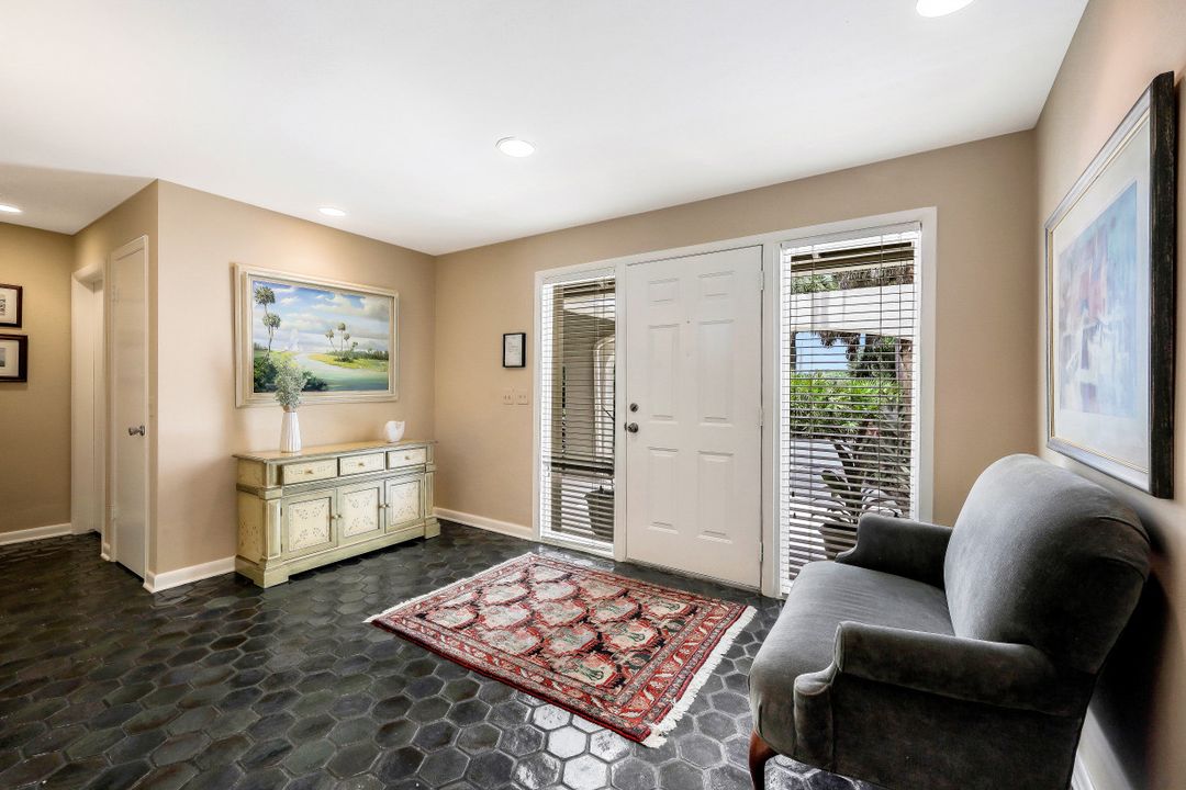 280 S Golf Dr, Naples, FL 34102