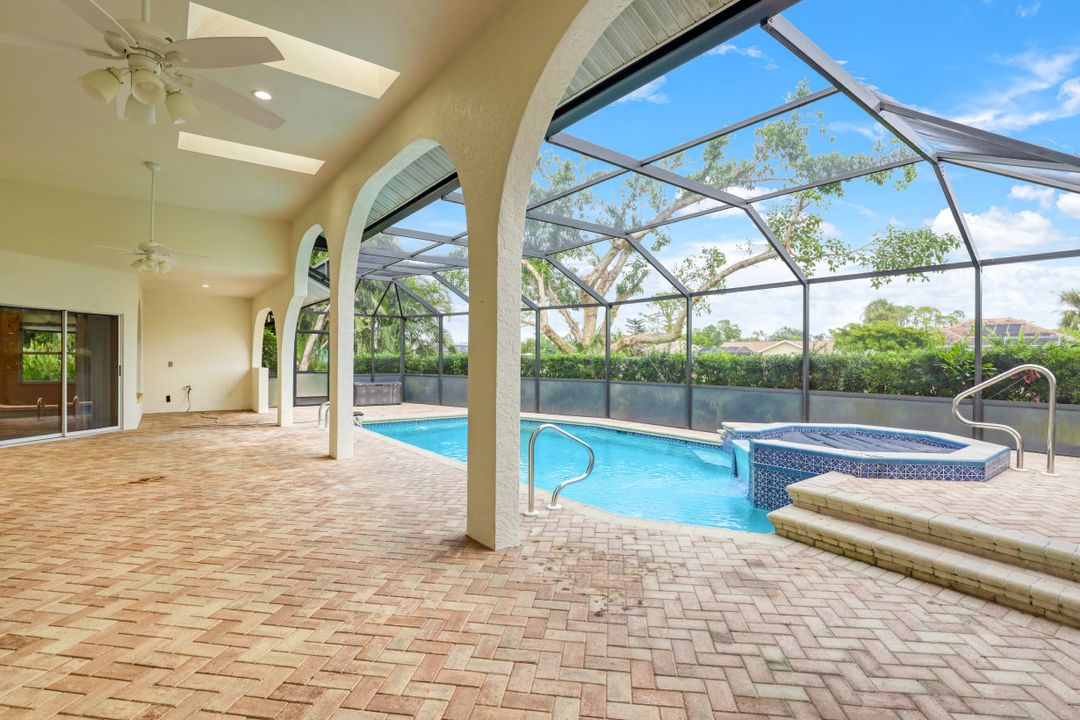 9926 Ortega Ln, Bonita Springs, FL 34135