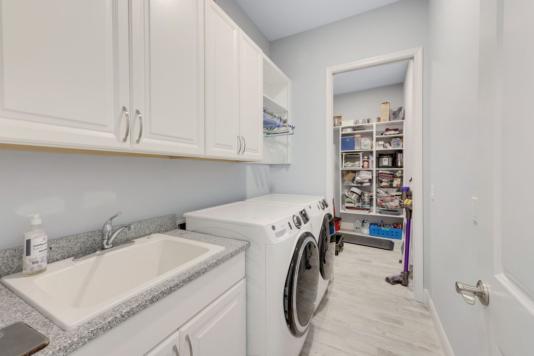 2103 SW 52nd St, Cape Coral, FL 33914