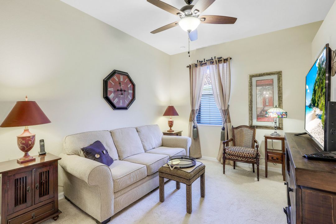 14528 Grapevine Dr, Naples, FL 34114