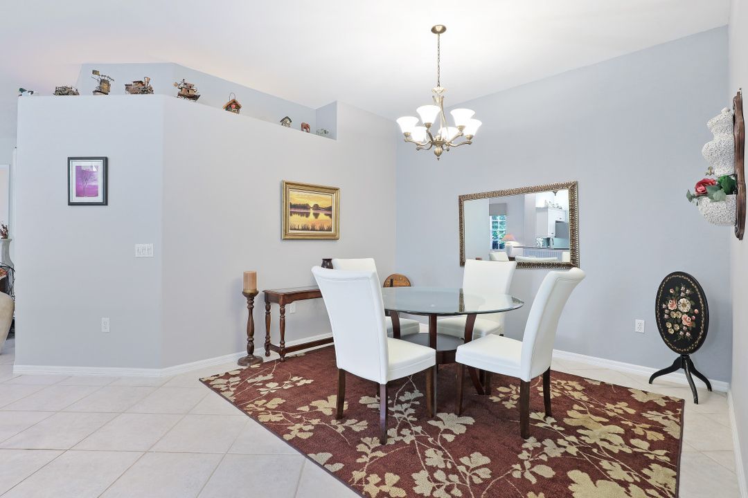 12756 Fox Ridge Dr, Bonita Springs, FL 34135