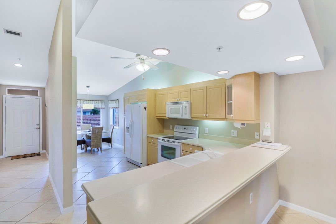 2365 Hidden Lake Ct #12, Naples, FL 34112