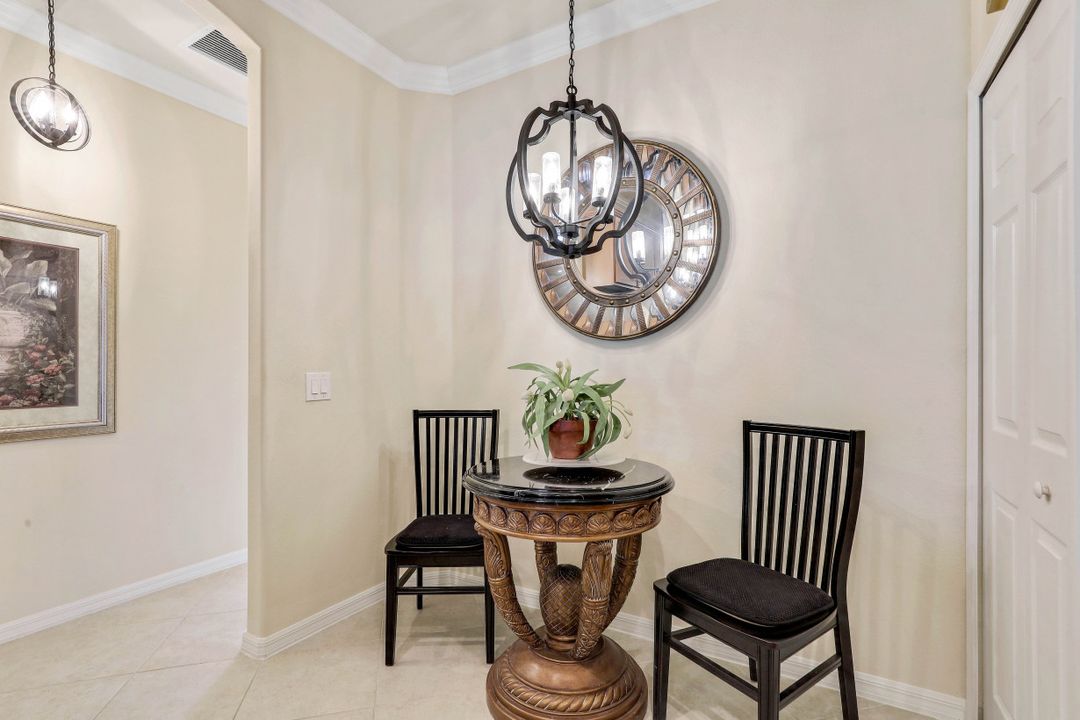 14528 Grapevine Dr, Naples, FL 34114