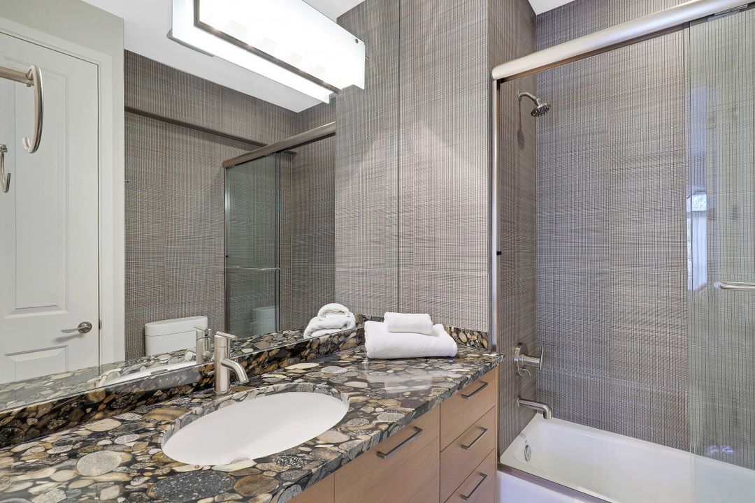 1825 Seville Blvd #821, Naples, FL 34109