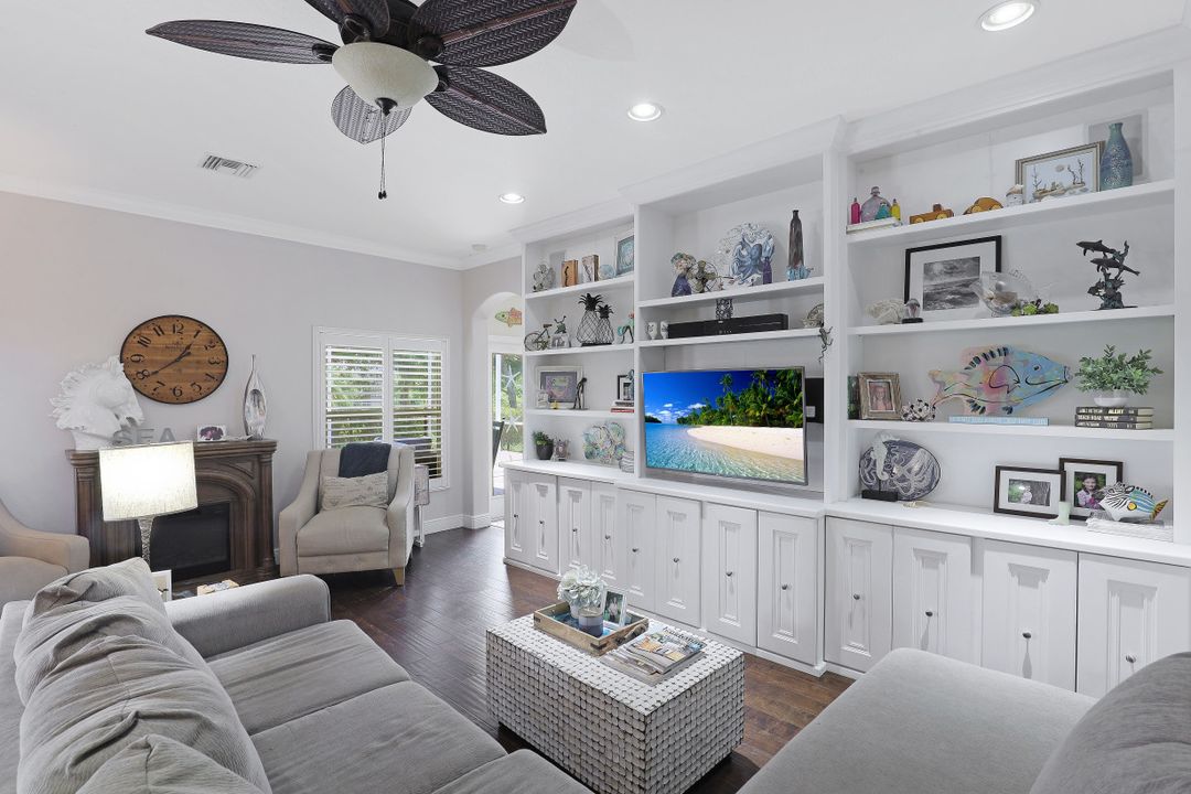 2545 Blackburn Cir, Cape Coral, FL 33991