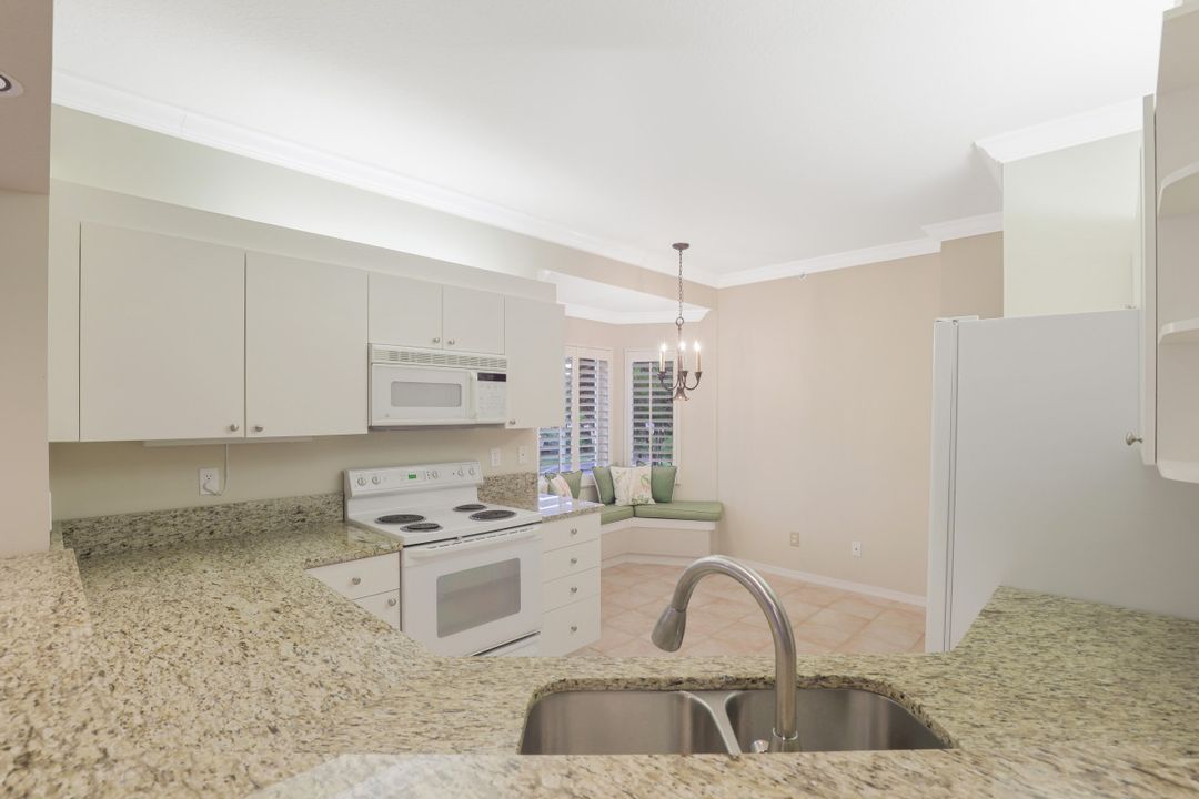7725 Pebble Creek Cir #206, Naples, FL 34108