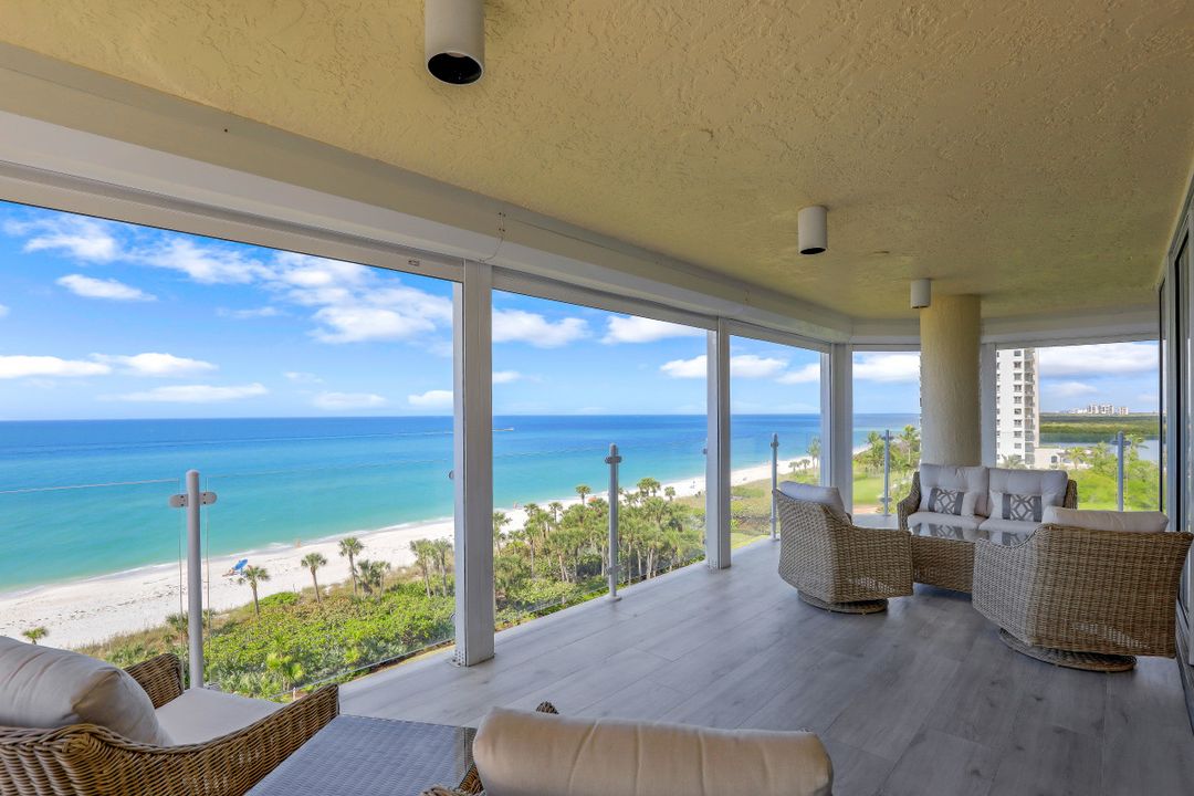 20 Seagate Dr #702, Naples, FL 34103