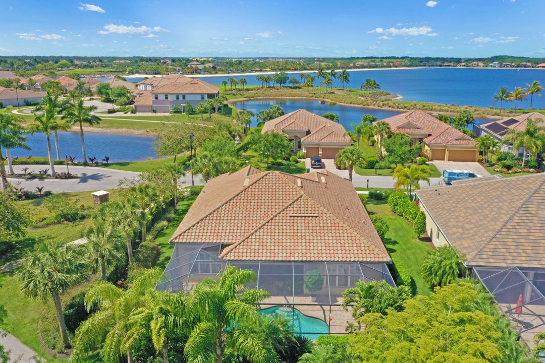 8962 Quarry Dr, Naples, FL 34120