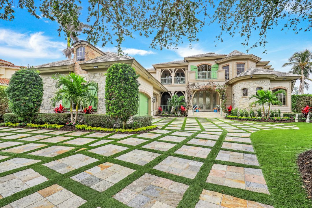 1839 Hurricane Harbor Ln, Naples, FL 34102