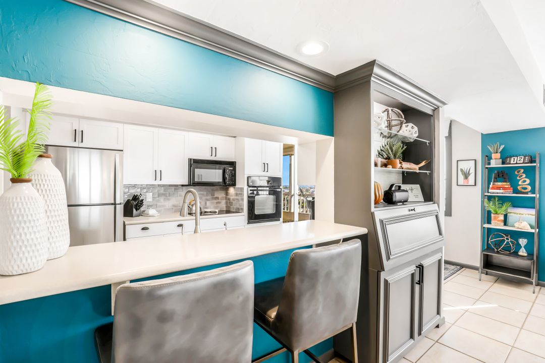 11116 Gulf Shore Dr #904, Naples, FL 34108