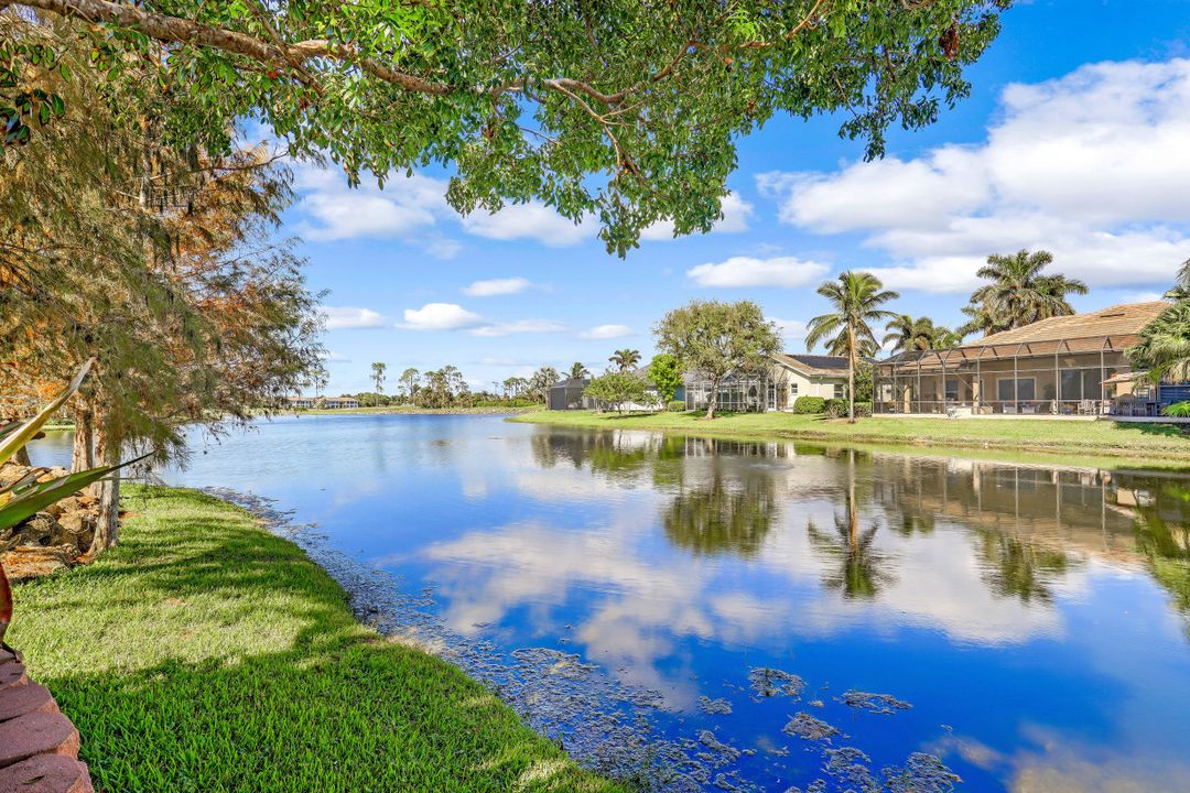 6900 Anthurium Ln, Naples, FL 34113