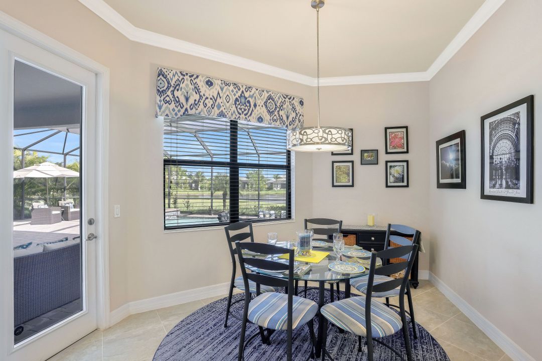 2067 Antigua Ln, Naples, FL 34120