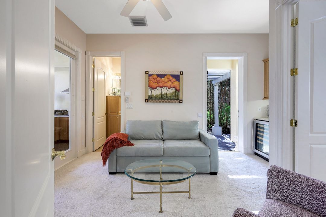 963 Barcarmil Way, Naples, FL 34110