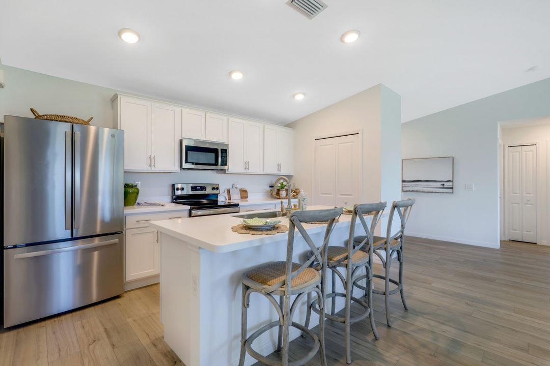 2604 NE 5th Ave, Cape Coral, FL 33909